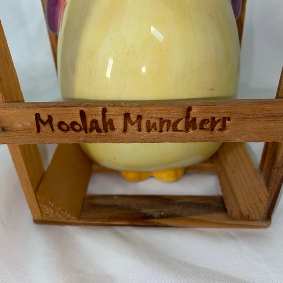 Moolah Muncher Chicken in Crate - Picture 4 of 6